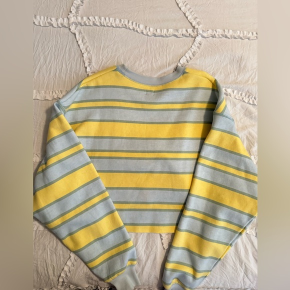 ✨URBAN OUTFITTERS/BDG CROPPED SWEATSHIRT - Picture 3 of 4